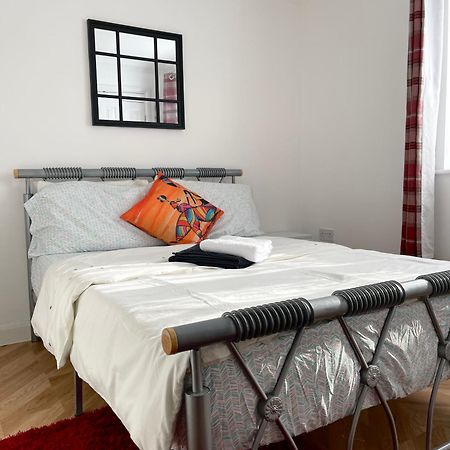 Eldridge Court Apartment 다게넘 외부 사진